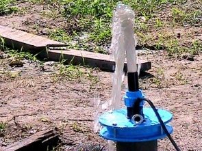 Чтобы скважина обеспечивала чистой водой бесперебойно, необходимо регулярно выполнять ее обслуживание